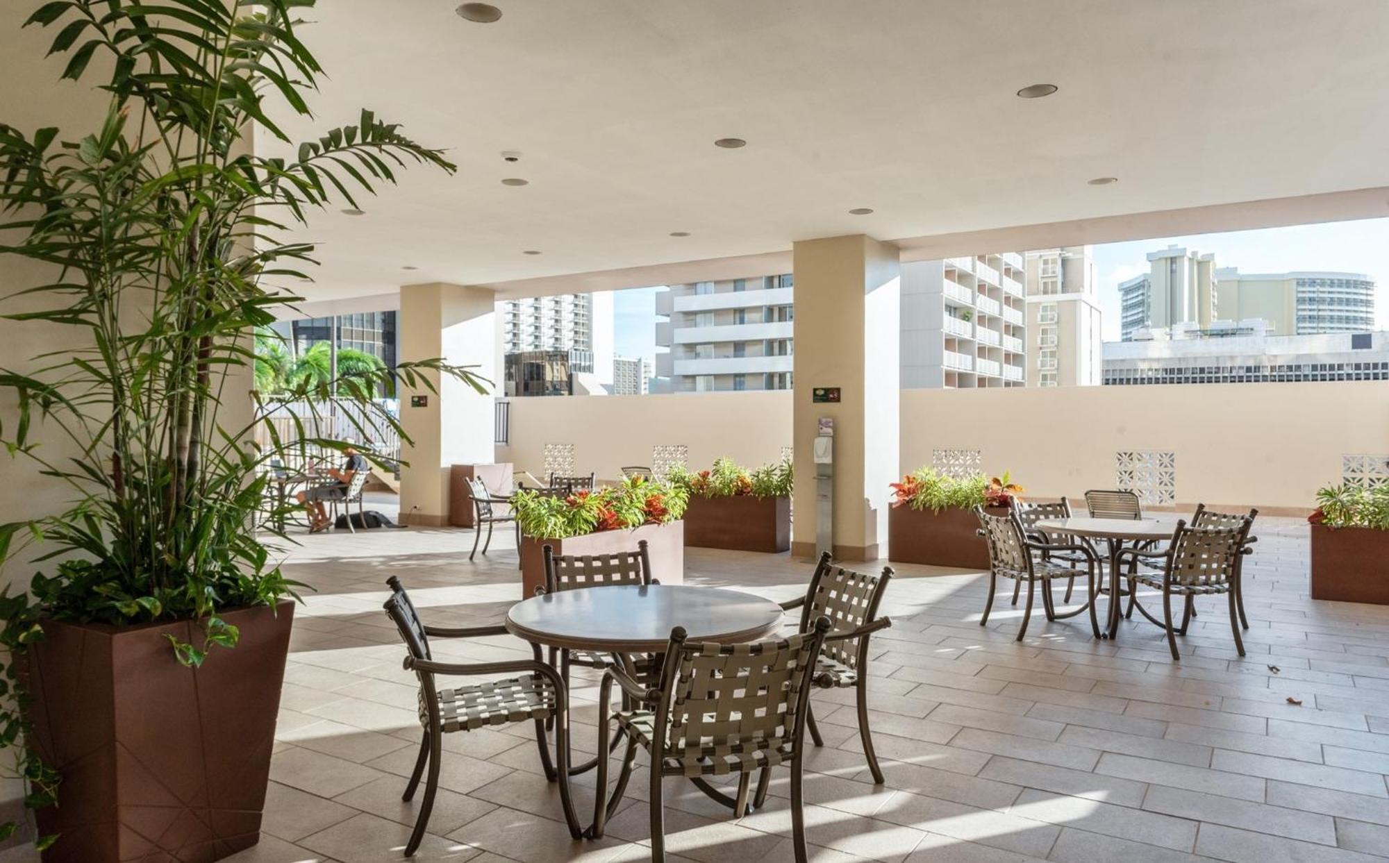 Private One Bedroom Condo, With Corporate Rental Car Savings Code Included, Free Onsite Parking Honolulu Exterior foto